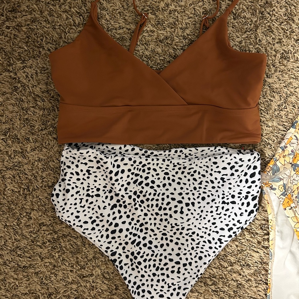 Floral and Patterned Swimsuit Collection - Picture 2 of 4